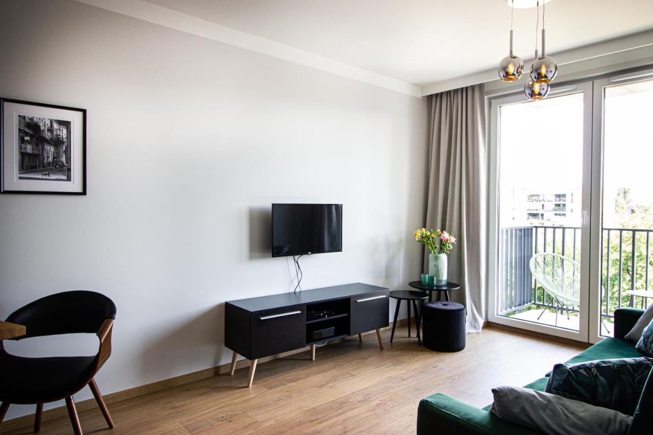 Patio Praga Metro Apartment Warsaw Exterior photo